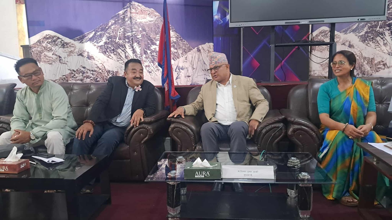 राजेन्द्र राईलाई हिक्मत कार्कीको प्रस्ताव : पार्टी एकता गरौं