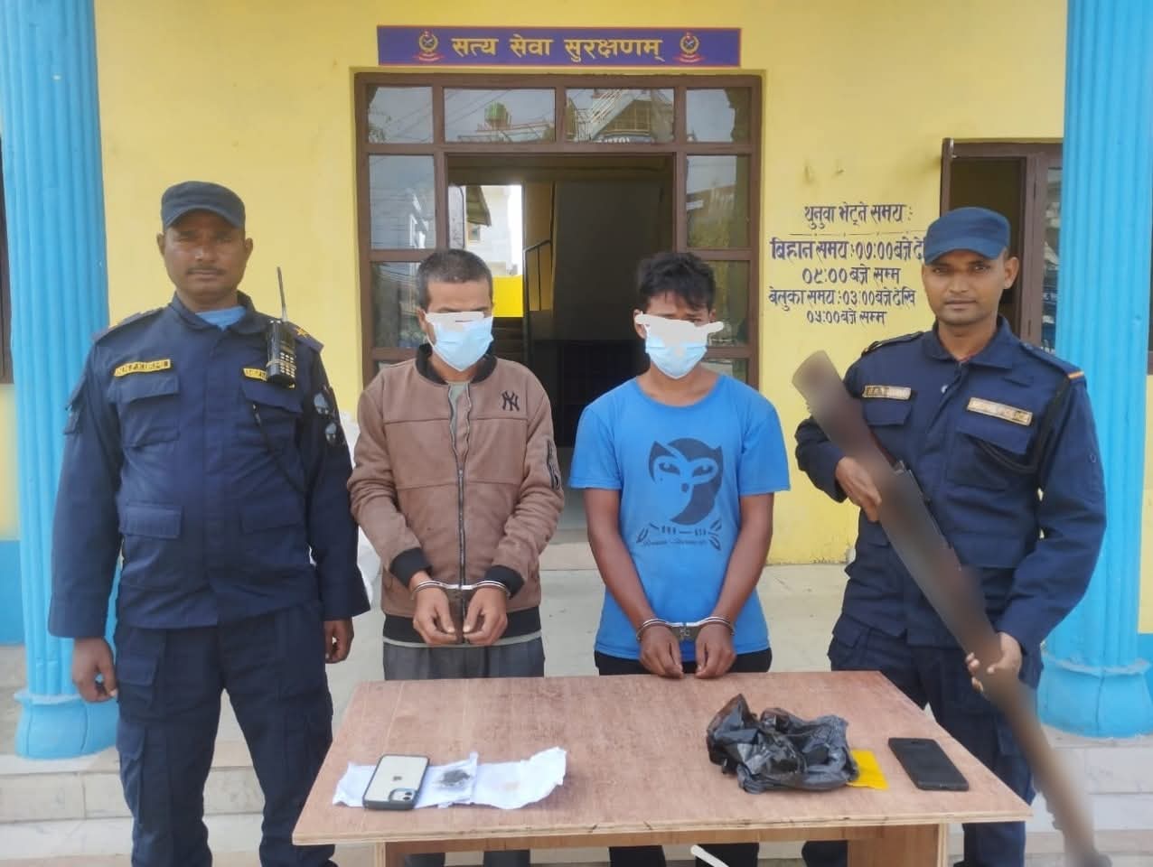 ब्राउन सुगरसहित २ जना पक्राउ