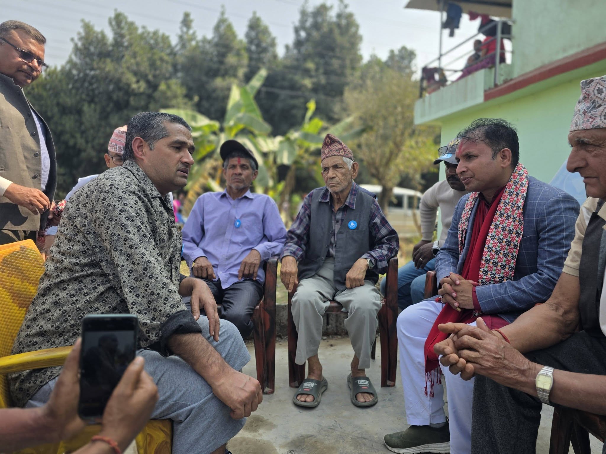 बारागढीमा घरदैलो गर्दै बारा–१ का रास्वपा उम्मेदवार गणेश धिमाल
