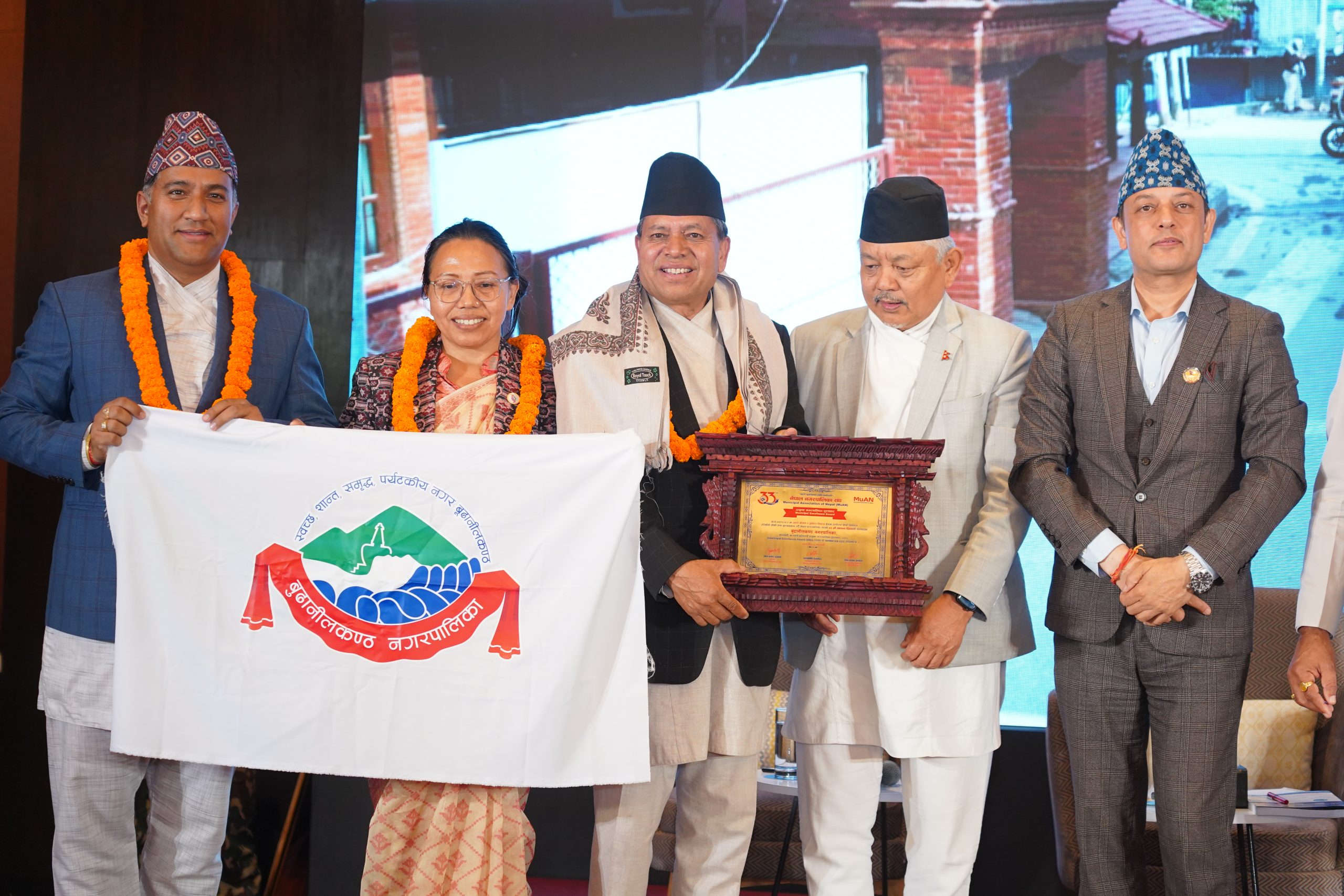 प्रमुख प्रशासकीय अधिकृत अजय बर्तौलाको नेतृत्वमा बुढानीलकण्ठ उत्कृष्ट नगरपालिका बन्न सफल